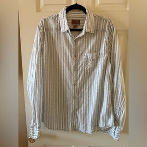 Vintage Red snap button shirt • Men’s Large